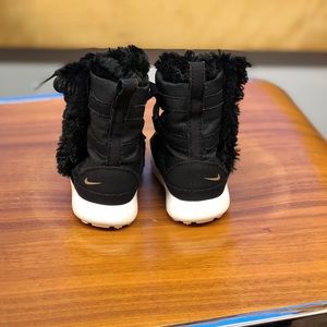 nike venture boots